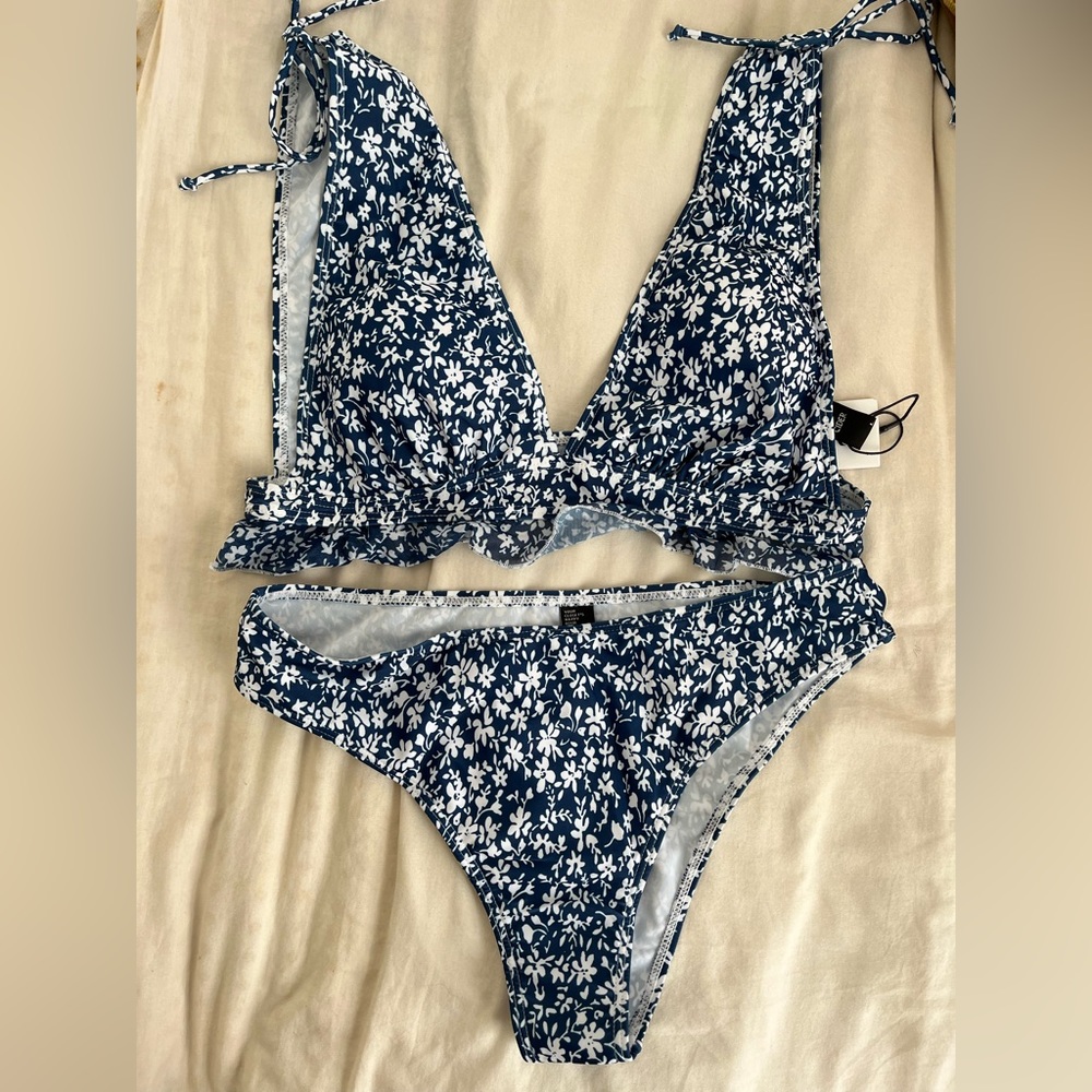 Blue floral bikini NWT